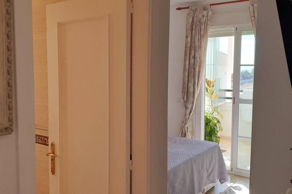 Luxury Penthouse With Sea&Mountain Views & Hot Tub - Tranquility & Rest Lejlighed Benalmádena Eksteriør billede